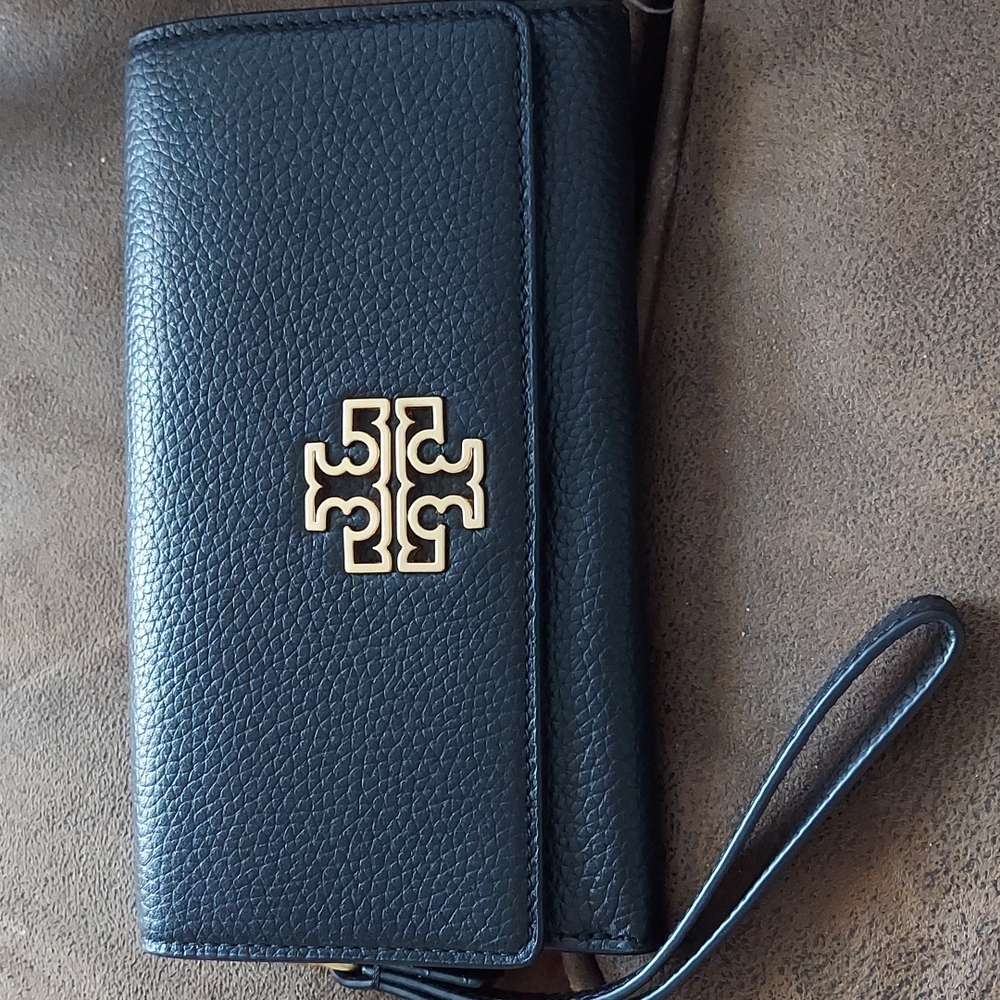 Tory burch wristlet